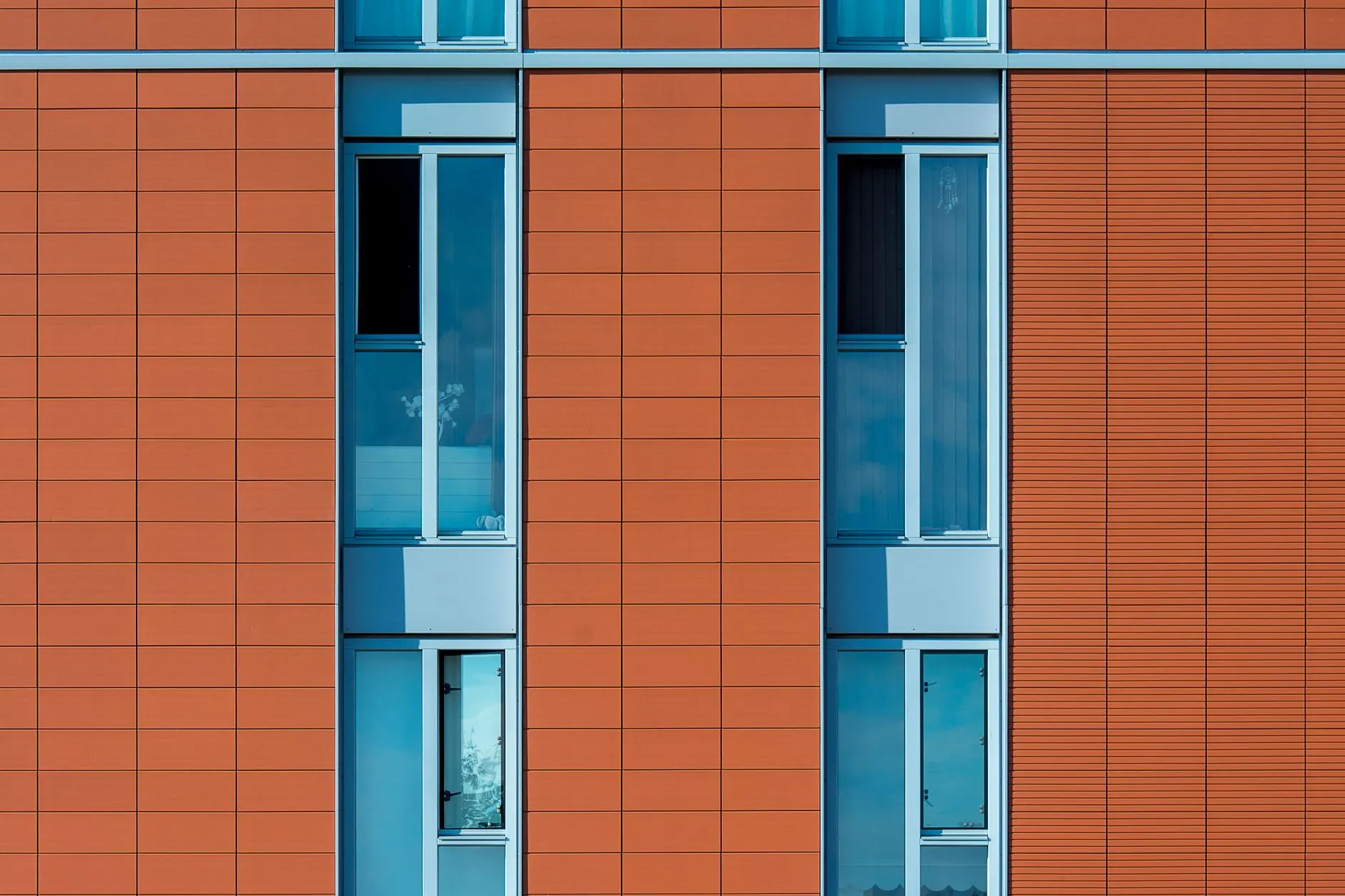 重庆广告制作喷绘与写真工艺差异及适用场景解析