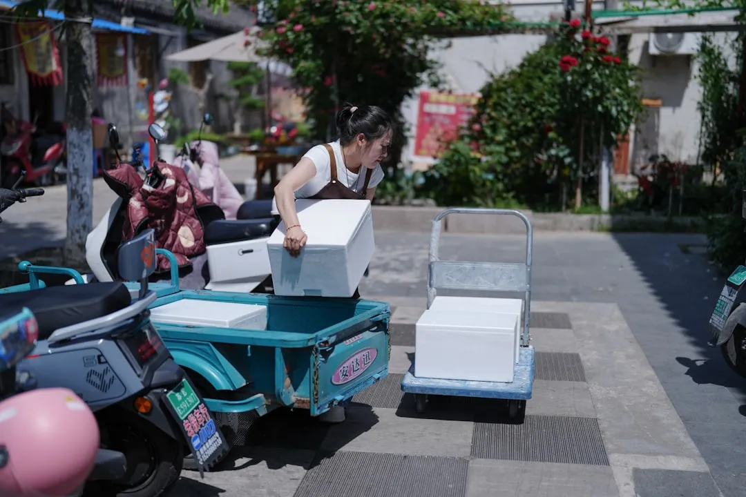 2025年广告制作行业政策新规对喷绘写真及标识标牌企业的影响分析