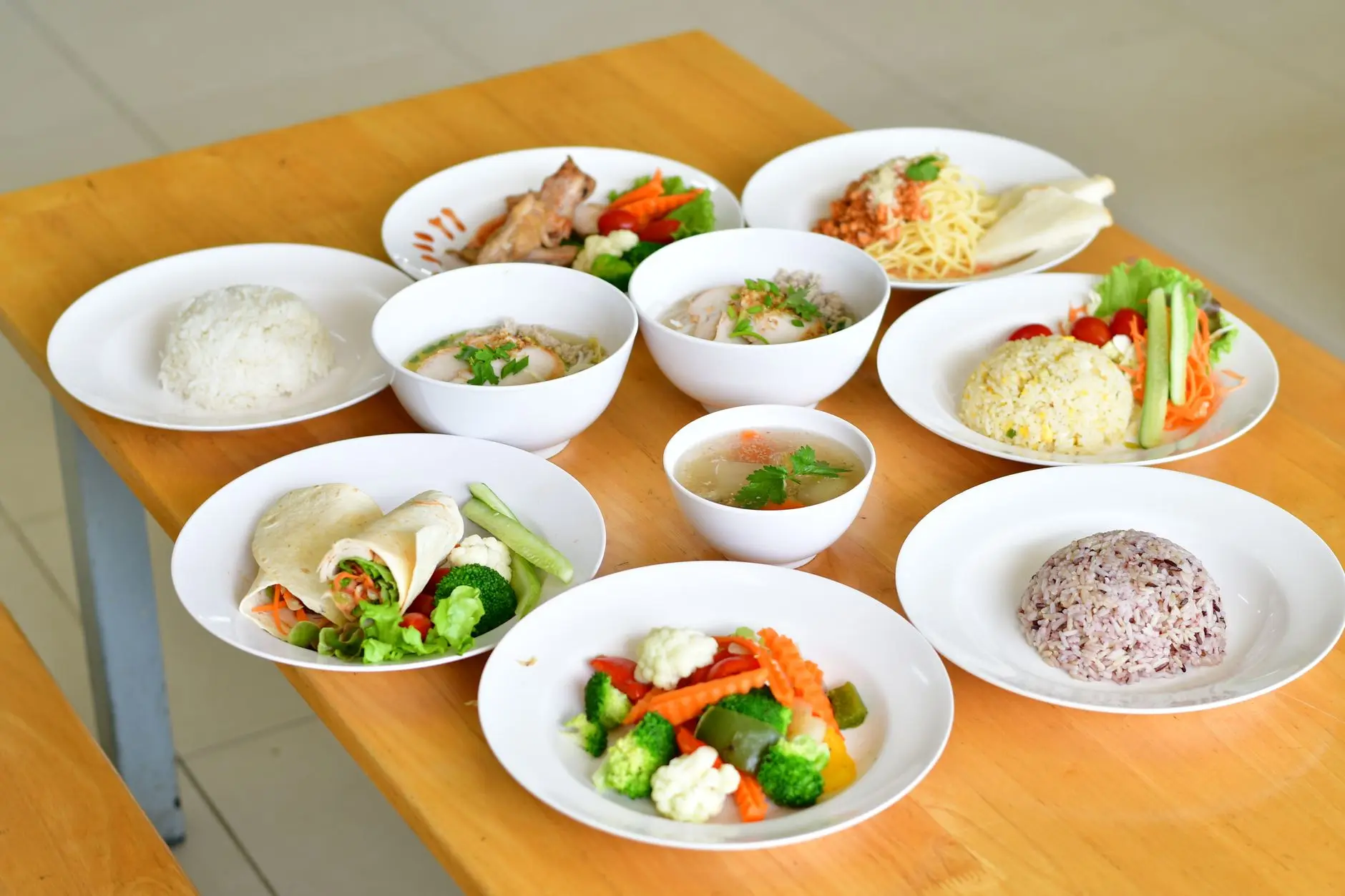 重庆广告制作公司解析：喷绘写真与标识标牌制作的工艺标准与选材要点