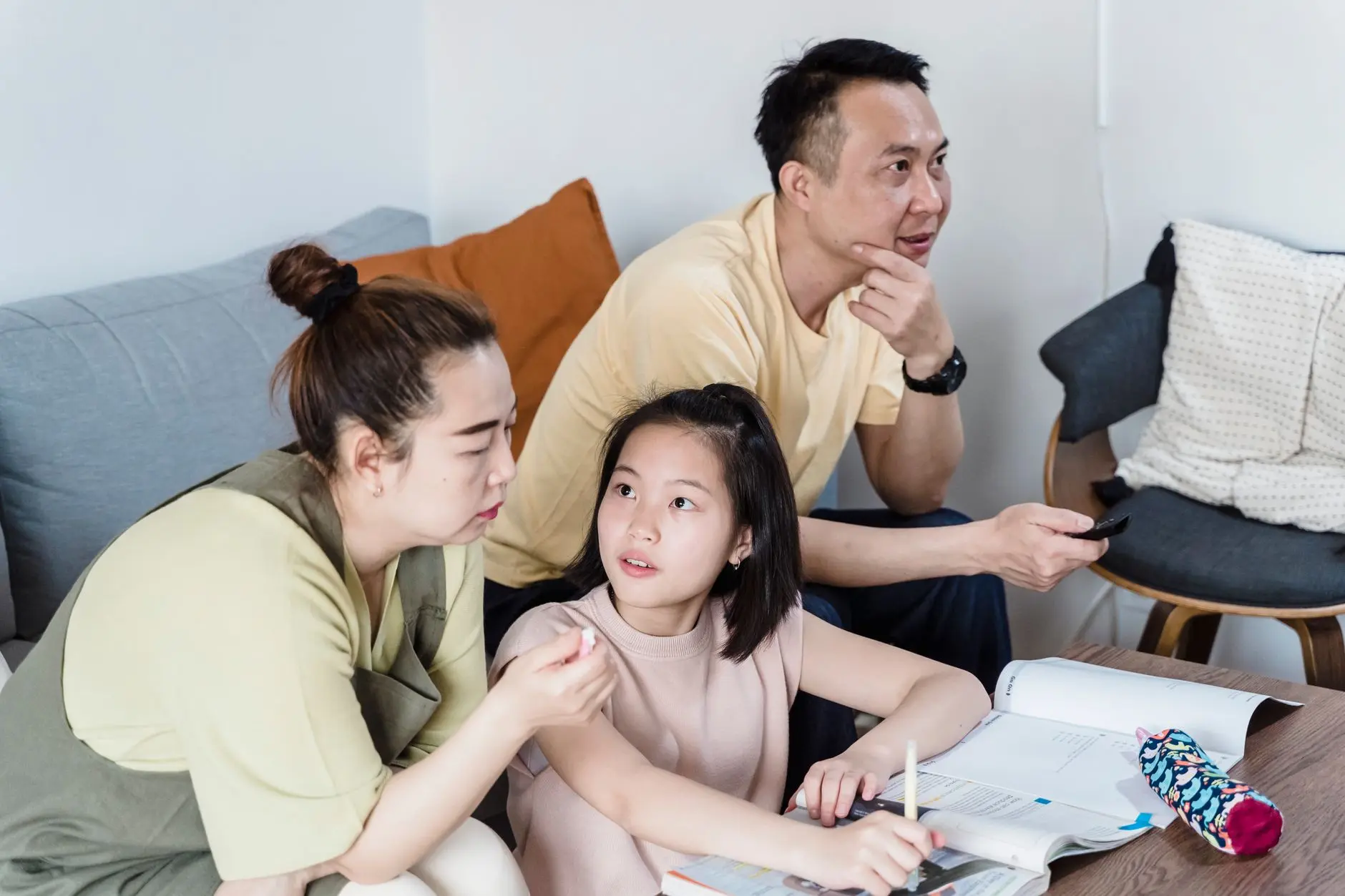 重庆广告制作企业如何选择喷绘写真与UV打印工艺