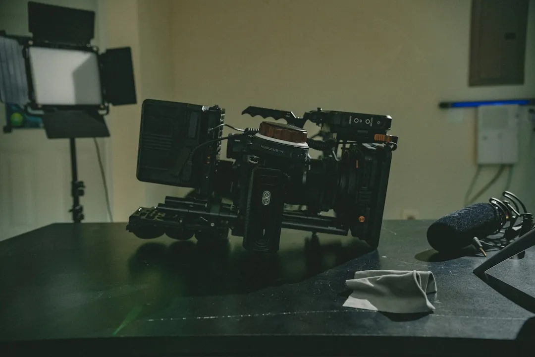 重庆广告制作中喷绘写真与UV打印的技术差异对比