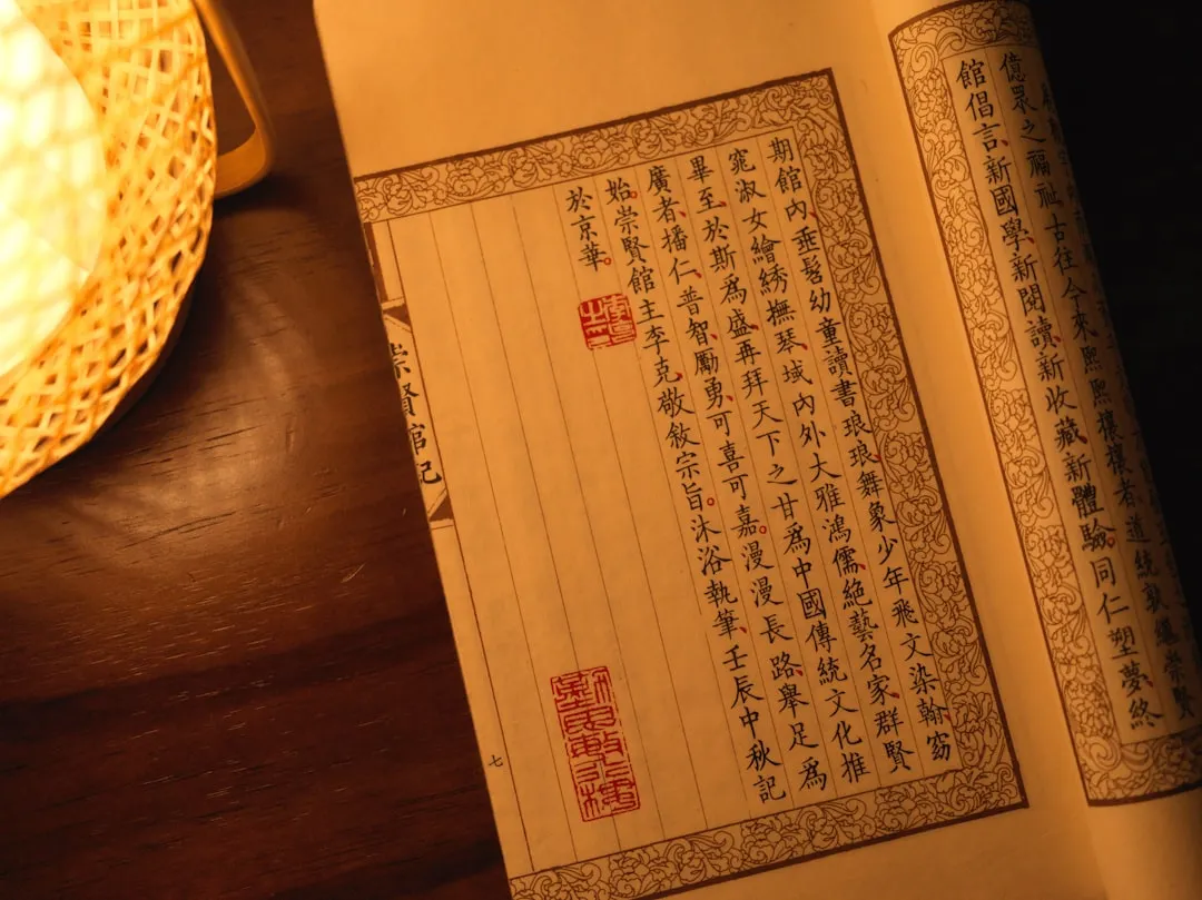 标识标牌与灯箱制作工艺对比：从材料耐久性到视觉效果优化