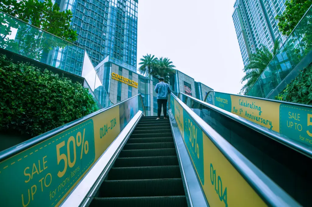 广告制作中喷绘写真材料的耐候性对比与户外应用选型分析正文配图 1