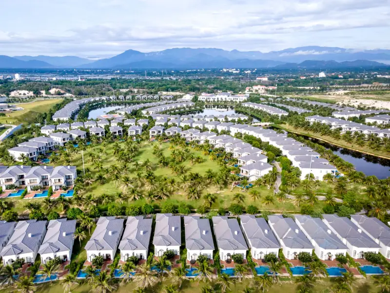 重庆喷绘写真与UV打印工艺差异及应用场景选择指南